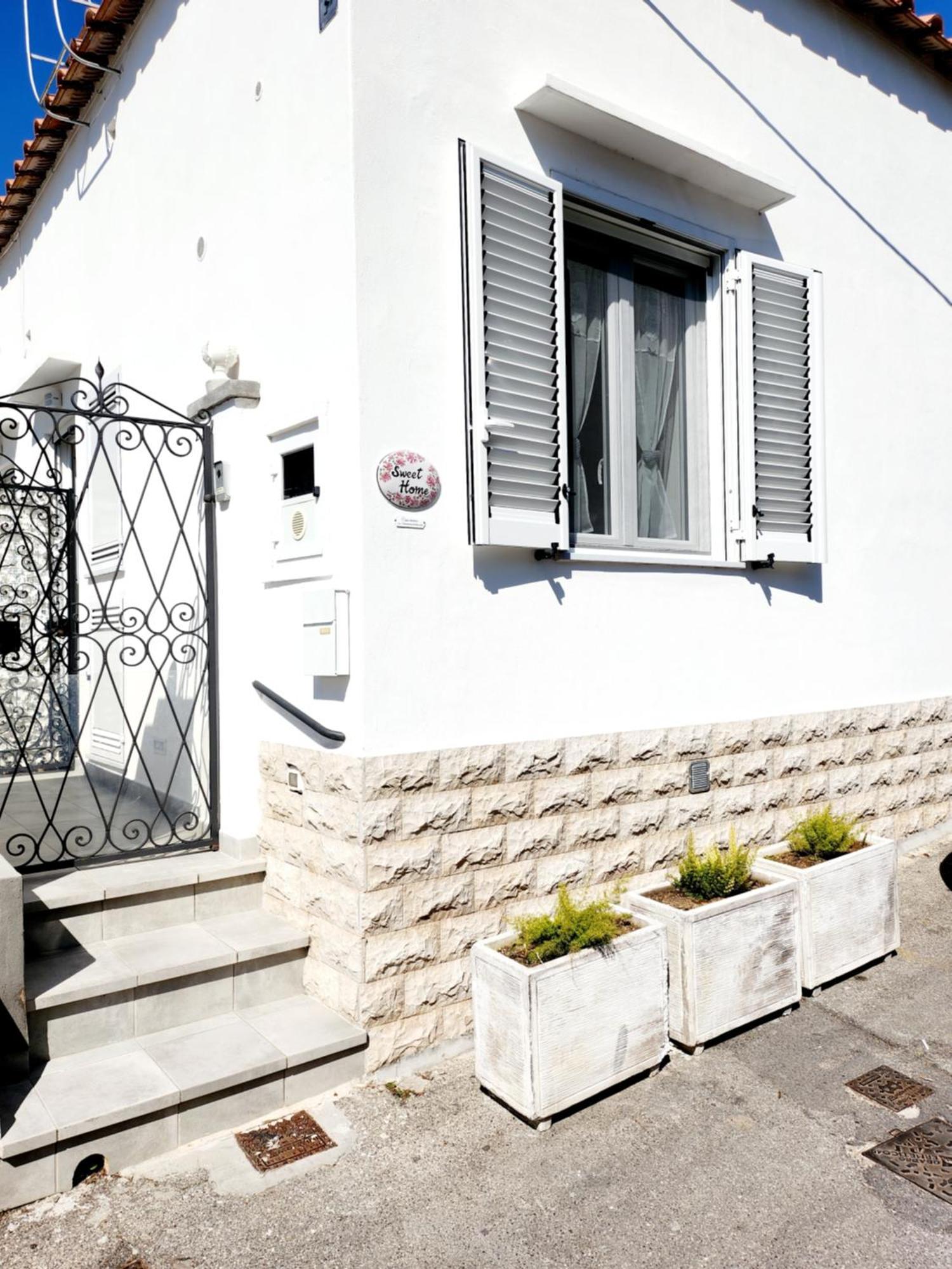 Sweet Home, Anacapri Luaran gambar